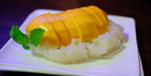 mango-sticky-rice-572x290